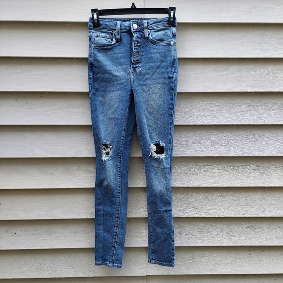 Forever 21 woman/teenager/girl blue jeans. US size 24. Open knee. - Picture 1 of 6